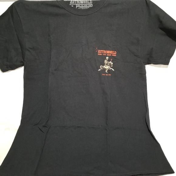 Sz Large - Travis Scott Astroworld Season Pass T-shirt - Black - w/ lanyard NEW - Picture 2 of 9